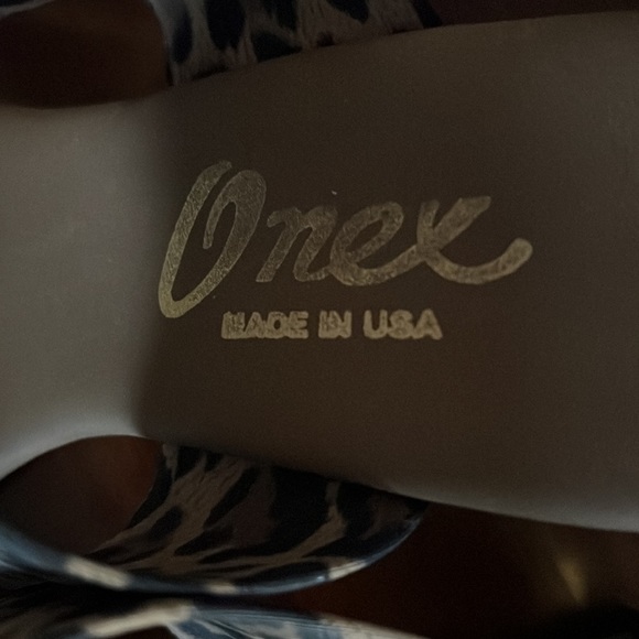 Sooo Cute!!! Onex Leopard Print Ladies Shoes - Picture 10 of 14